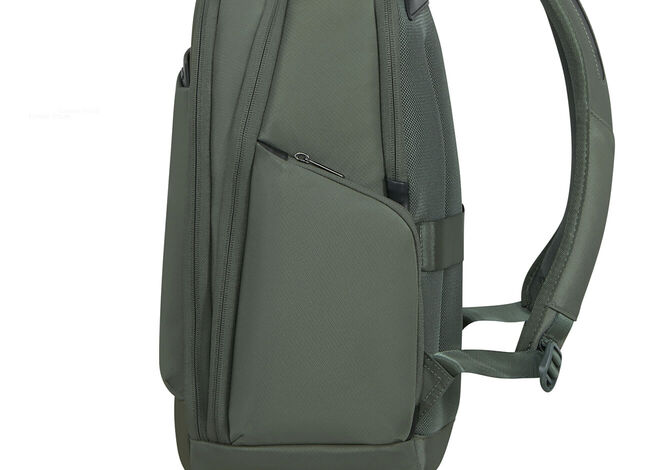 Praktyczne kieszenie boczne