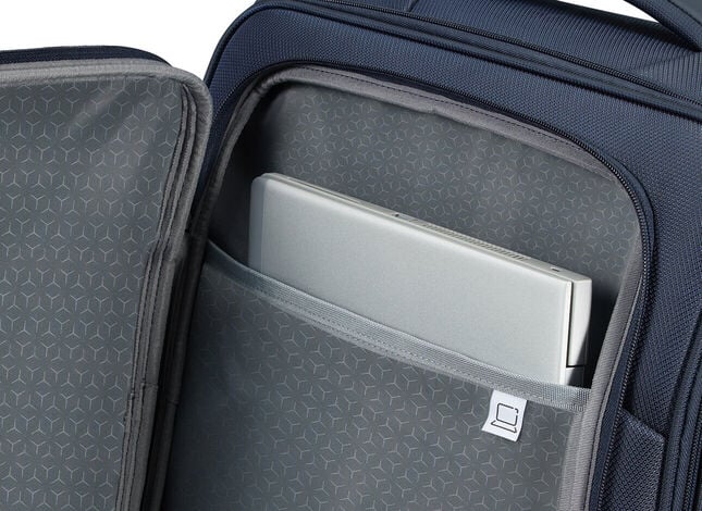 Kieszeń przednia z przedziałem na laptopa