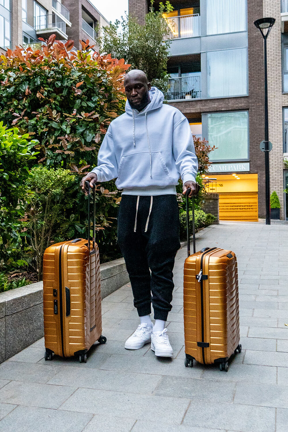 Samsonite PODRÓŻUJ JAK GWIAZDA FUTBOLU PODRÓŻUJ JAK GWIAZDA FUTBOLU