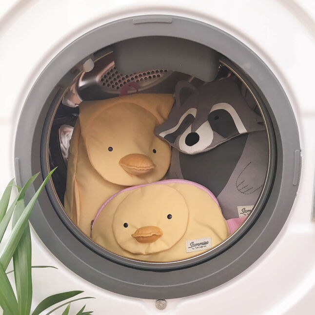 Did you know you could clean Duck Dodie and Raccoon Remy in your washing machine? Offer them a spa treatment using a hand wash program.