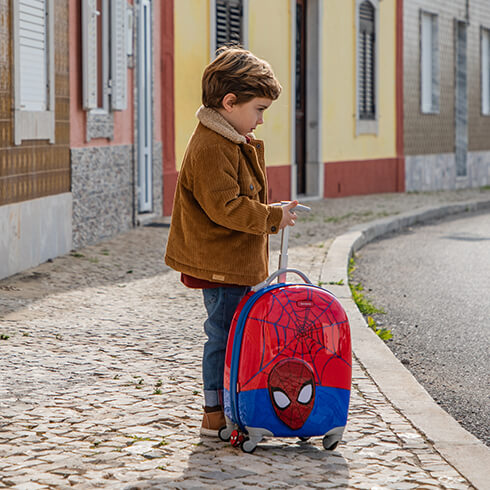 Rozpocznij przygodę podczas podróżowania z naszą kolekcją Spider-Man.