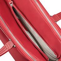 Zalia - Nylon z poliuretanowymi detalami o strukturze Saffiano.